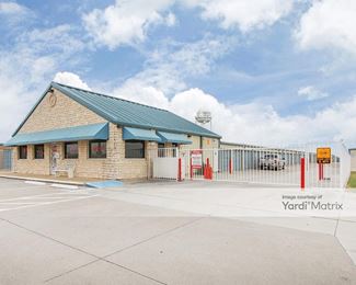Photo 6 of Go Store It - 1401 North Brazos Street, Whitney, TX