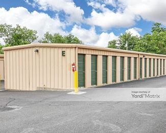 Photo 4 of Storage Rentals of America - 455 East Main Street, Richmond, KY