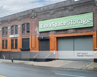 Photo 4 of Extra Space Storage - 3240 Bronx Blvd, Bronx, NY