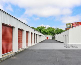 Photo 5 of StorageMart - 121 James Court, Lexington, KY