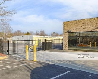 Photo 2 of Extra Space Storage - 6103 Lee Hwy, Chattanooga, TN