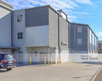 Photo 2 of Extra Space Storage - 1380 Broad Street, Chattanooga, TN