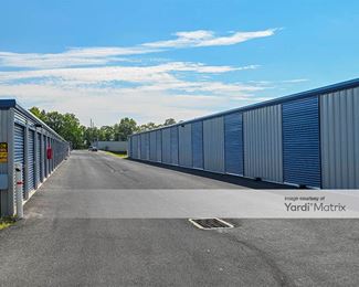 Photo 1 of iStorage - 5130 East Trindle Road, Mechanicsburg, PA