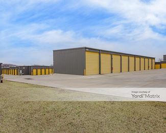 Photo 4 of SpareBox Storage - 812 Crawford Road, Argyle, TX