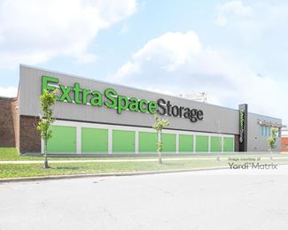 Photo 1 of Extra Space Storage - 57 West 85th Street, Chicago, IL