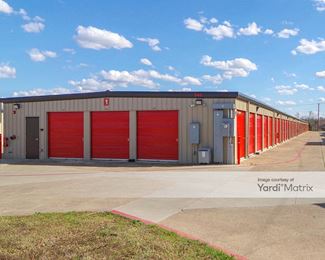 Photo 2 of Public Storage - 942 East I-30, Garland, TX