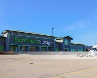 Photo 2 of Extra Space Storage - 1258 South US-12, Fox Lake, IL