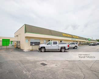 Photo 2 of Extra Space Storage - 818 NE 44th Street, Oakland Park, FL