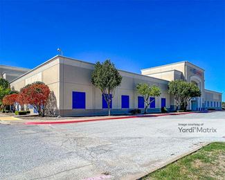 Photo 3 of FreeUp Storage - 2000 Green Oaks Road, Fort Worth, TX