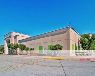 Photo 5 of FreeUp Storage - 2000 Green Oaks Road, Fort Worth, TX