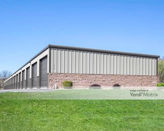 Photo 4 of B-B Storage - 1320 Lang Street, West Bend, WI