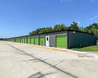 Photo 3 of Store Space Self Storage - 1620 La Salle Avenue, Waco, TX