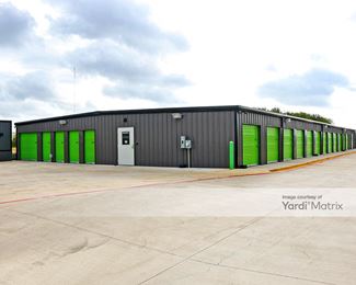 Photo 4 of Store Space Self Storage - 1620 La Salle Avenue, Waco, TX