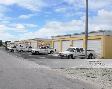 Storage Units for Rent available at 1005 SE 9th Terrace, Cape Coral, FL 33990