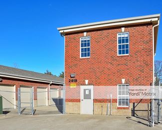 Photo 2 of StorPlace Self Storage - 2411 Halls Hill Pike, Murfreesboro, TN