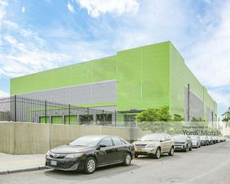 Photo 4 of Manhattan Mini Storage - 34-09 College Point Blvd, Flushing, NY