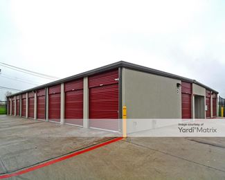 Photo 2 of Access Self Storage - 2140 North Hampton Road, DeSoto, TX