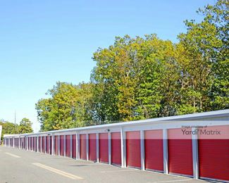 Photo 4 of Devon Self Storage - 84 Long Island Avenue, Yaphank, NY