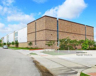 Photo 2 of Extra Space Storage - 2690 Harmony Park Crossing, Spring, TX