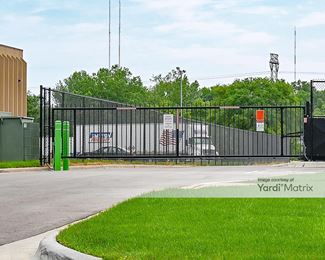 Photo 2 of Stor Self Storage - 315 5th Avenue NW, New Brighton, MN
