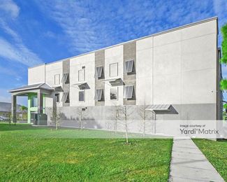 Photo 2 of Public Storage - 540 North Indiana Avenue, Englewood, FL