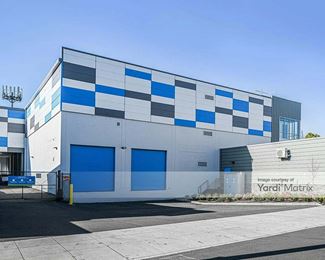 Photo 2 of SmartStop Self Storage - 4836 SE Powell Blvd, Portland, OR