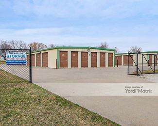 Photo 2 of Streamlined Storage - 304 1st Street North, Altoona, IA