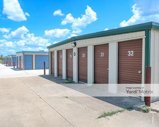 Photo 4 of Streamlined Storage - 304 1st Street North, Altoona, IA