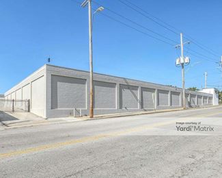 Photo 4 of Extra Space Storage - 1226 Chestnut Avenue, Kansas City, MO