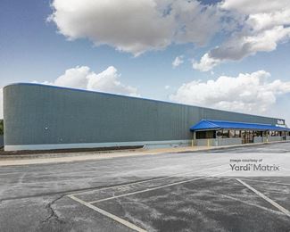 Photo 2 of StorCo Self Storage - 24 O'Fallon Square, O'Fallon, MO