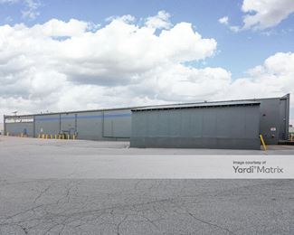 Photo 4 of StorCo Self Storage - 24 O'Fallon Square, O'Fallon, MO