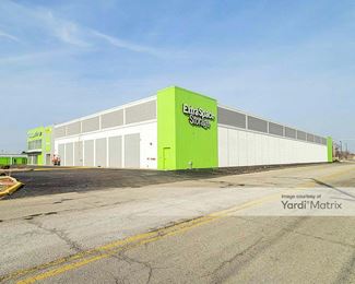 Photo 2 of Extra Space Storage - 6641 Columbia Avenue, Hammond, IN