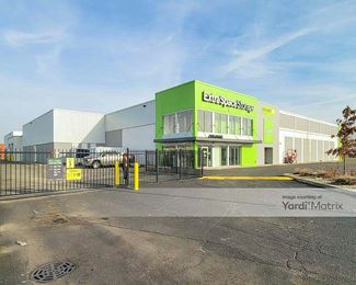 Photo 4 of Extra Space Storage - 6641 Columbia Avenue, Hammond, IN