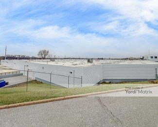 Photo 2 of Extra Space Storage - 11100 Linpage Place, Saint Louis, MO