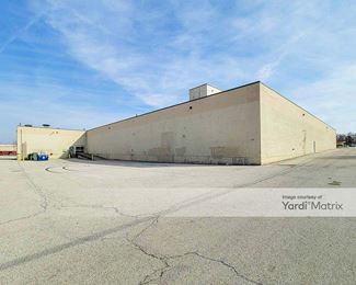 Photo 3 of Extra Space Storage - 571 West 14th Street, Chicago Heights, IL