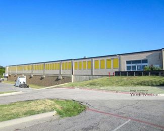 Photo 1 of 10 Federal Self Storage - 2920 Avenue F, Arlington, TX