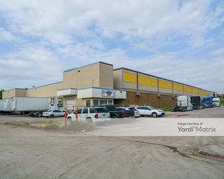 Photo 3 of 10 Federal Self Storage - 2920 Avenue F, Arlington, TX