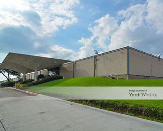 Photo 5 of 10 Federal Self Storage - 2920 Avenue F, Arlington, TX