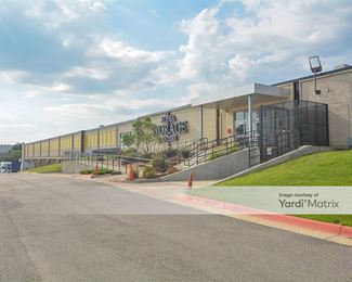 Photo 6 of 10 Federal Self Storage - 2920 Avenue F, Arlington, TX