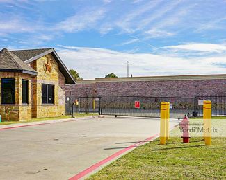 Photo 2 of CubeSmart Self Storage - 2130 West Pleasant Ridge Road, Arlington, TX