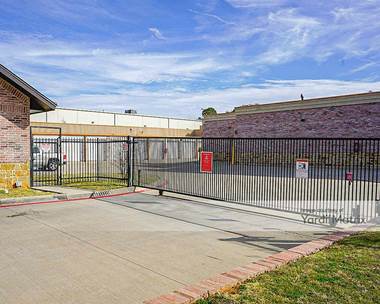 Storage Units for Rent available at 2130 West Pleasant Ridge Road, Arlington, TX 76015