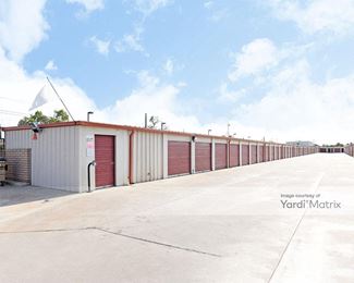 Photo 3 of Tulare Mini Storage - 201 North West Street, Tulare, CA