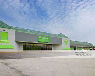 Photo 3 of Extra Space Storage - 2700 Belvidere Road, Waukegan, IL