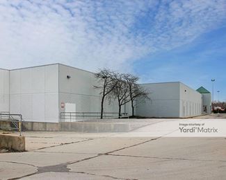 Photo 4 of Extra Space Storage - 2700 Belvidere Road, Waukegan, IL