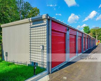 Photo 2 of Store Space Self Storage - 8201 Woodyard Road, Clinton, MD