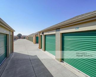 Photo 1 of iStorage - 310 North Rock Road, Derby, KS
