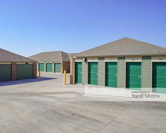 Photo 4 of iStorage - 310 North Rock Road, Derby, KS
