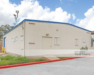 Photo 4 of Right Move Storage - 301 Medic Lane, Alvin, TX