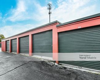 Photo 3 of American Flag Self Storage - 2249 Hope Mills Road, Fayetteville, NC