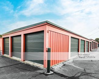 Photo 4 of American Flag Self Storage - 2249 Hope Mills Road, Fayetteville, NC